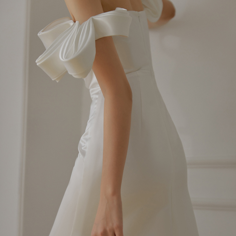 White Satin One-Shoulder Elegant Floor-Length Gown (5)